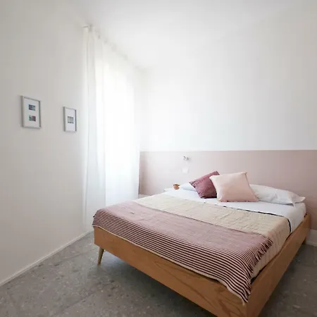 לינה וארוחת בוקר Casa27 טרצ'ינה