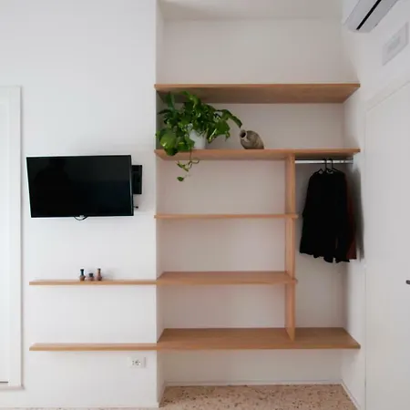 לינה וארוחת בוקר Casa27 טרצ'ינה